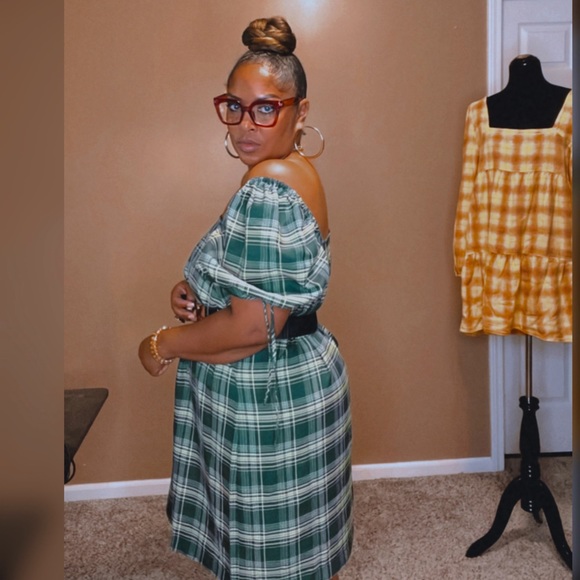 NWT ๐ - Green Plaid Dress - Picture 5 of 6